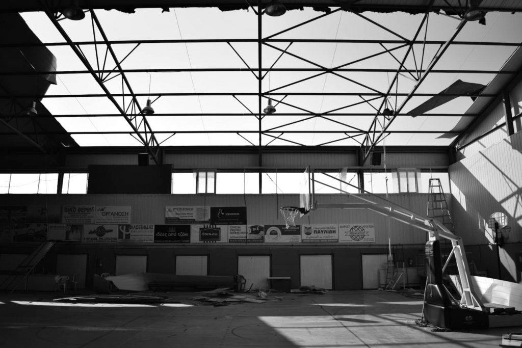 Κλειστό Γήπεδο Νέων Μουδανιών