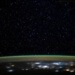 Τα αστέρια στον νυχτερινό ουρανό όπως φαίνονται πάνω από τη Γη από το Διεθνή Διαστημικό Σταθμό - Πηγή: NASA