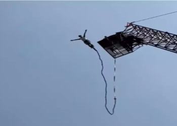 Έσπασε το σχοινί ενώ έκανε bungee jumping/video capture Today Twitter