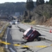 Σοβαρές ζημιές στο οδικό δίκτυο από τον σεισμό των 7,6 Ρίχτερ (AP Photo/Hiro Komae)