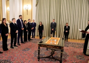 Ορκωμοσία ενώπιον της Προέδρου της Δημοκρατίας Κατερίνας Σακελλαροπούλου και παρουσία του Πρωθυπουργού Κυριάκου Μητσοτάκη των νέων υπουργών και υφυπουργών της Κυβέρνησης, Πέμπτη 4 Ιανουαρίου 2024. (ΓΙΩΡΓΟΣ ΚΟΝΤΑΡΙΝΗΣ/EUROKINISSI)