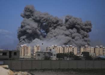 Βομβαρδισμοί στη Γάζα AP Photo/Abdel Kareem Hana