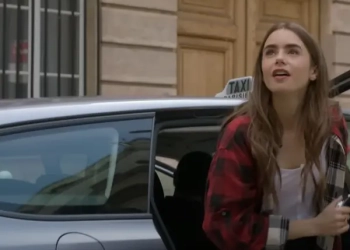 Η σειρά Emily in Paris | YouTube - @Netflix