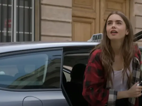 Η σειρά Emily in Paris | YouTube - @Netflix