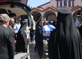 Κηδεία του γραμματέα της Κοινοβουλευτικής Ομάδας της Νέας Δημοκρατίας Απόστολου Βεσυρόπουλου στην Αλεξάνδρεια Ημαθίας από τον Μητροπολιτικό Ναό Κοιμήσεως της Θεοτόκου. Σάββατο 23 Αυγουστου 2025  (ΒΑΣΙΛΗΣ ΒΕΡΒΕΡΙΔΗΣ / ΜΟΤΙΟΝ ΤΕΑΜ)