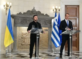 Συνάντηση του Πρωθυπουργού Κυριάκου Μητσοτάκη με τον Πρόεδρο της Ουκρανίας Volodymyr Zelenskyy, στο Μέγαρο Μαξίμου, Κυριακή 16 Νοεμβρίου 2025. (ΤΑΤΙΑΝΑ ΜΠΟΛΑΡΗ/EUROKINISSI)