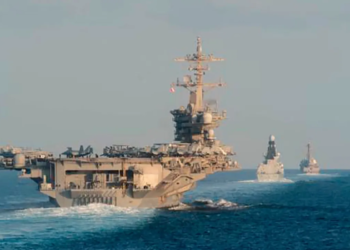 Το USS Abraham Lincoln στα ανοιχτά του Κόλπου

Mass Communication Specialist 3rd Class Zachary Pearson/U.S. Navy via AP