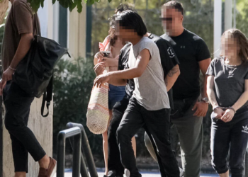 Οι τρεις κατηγορούμενοι για την υπόθεση του νεκρού βρέφους στην Κυψέλη οδηγούνται στον ανακριτή | ΔΑΝΑΗ ΔΑΥΛΟΠΟΥΛΟΥ/EUROKINISSI