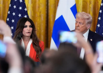 (AP Photo/Mark Schiefelbein)